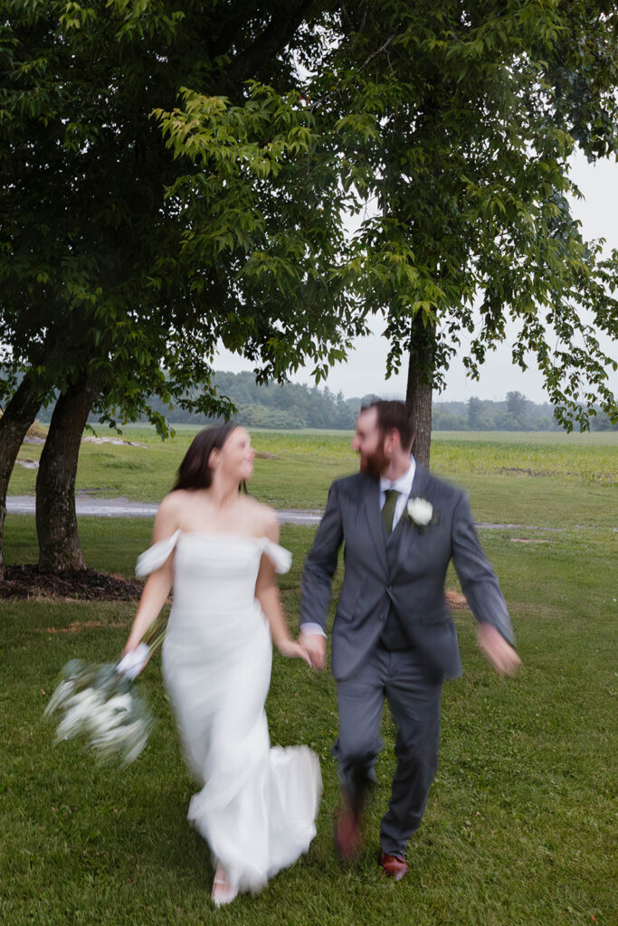 bride & groom at homestead 1880 in Ottawa, ON.