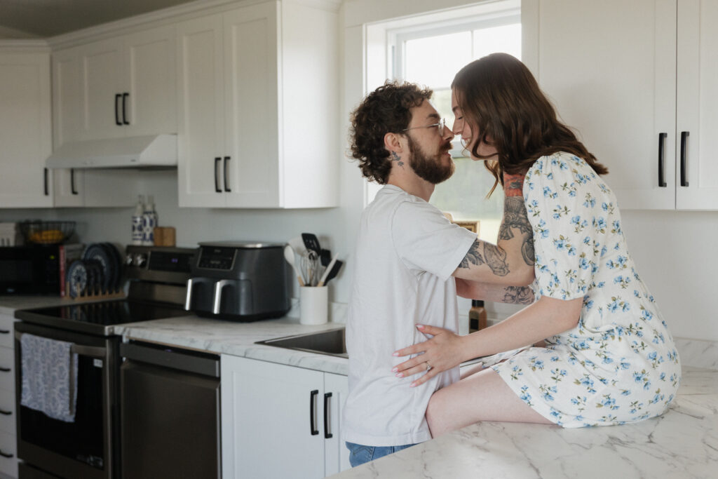 couples in home session in Westmeath, Ontario