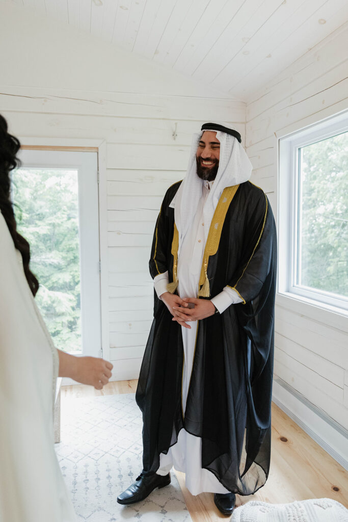 Bride & groom first look at Le Belvedere in Wakefield, QC. 
