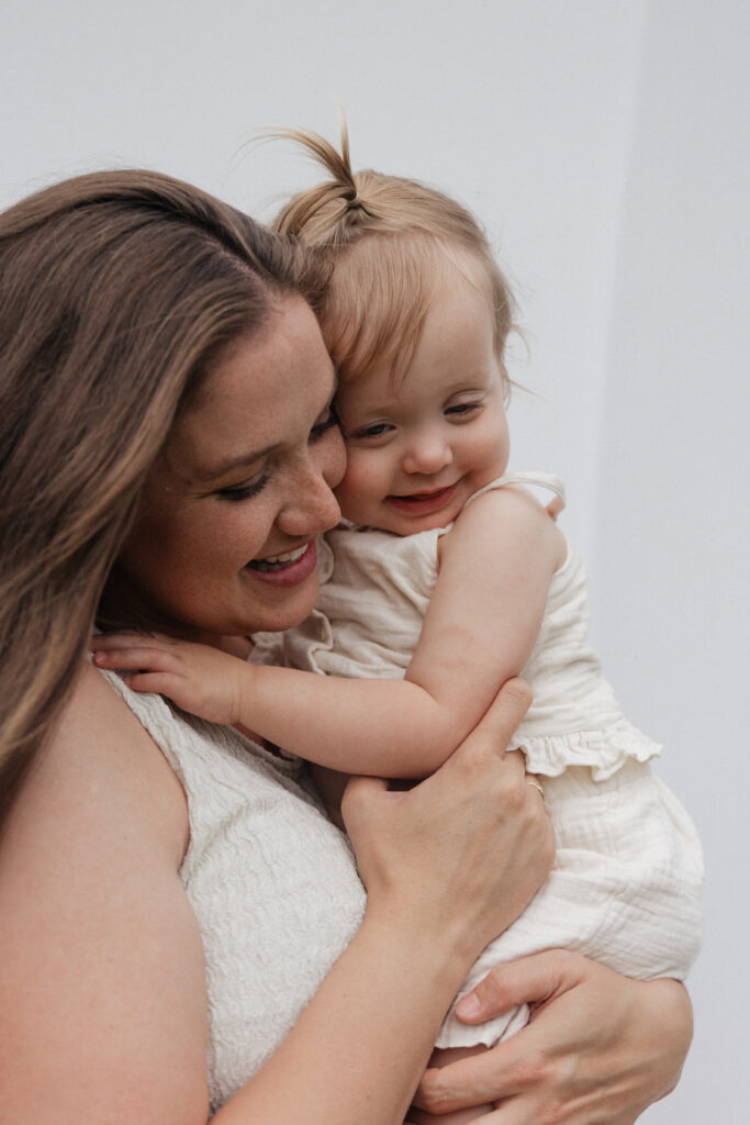 white sheet in the field in Pembroke, Ontario family maternity session