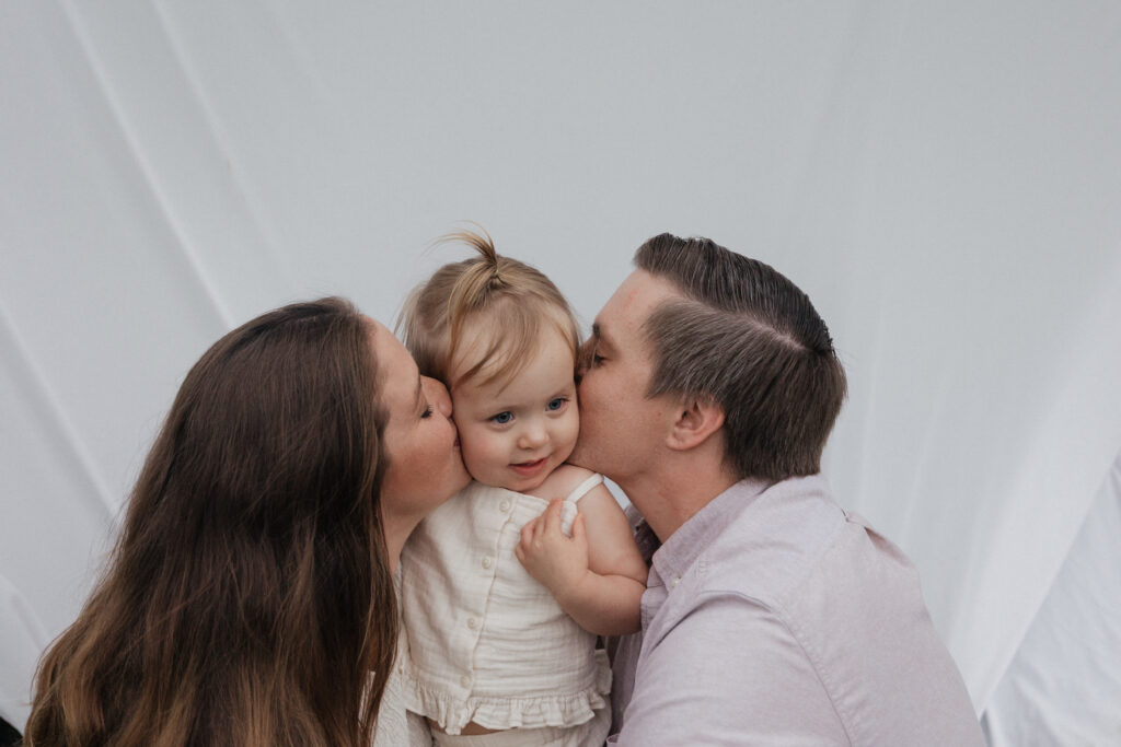 white sheet in the field in Pembroke, Ontario family maternity session