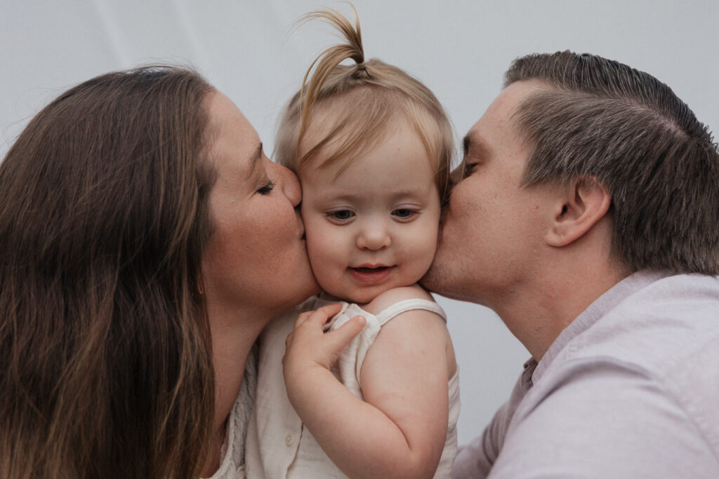 white sheet in the field in Pembroke, Ontario family maternity session
