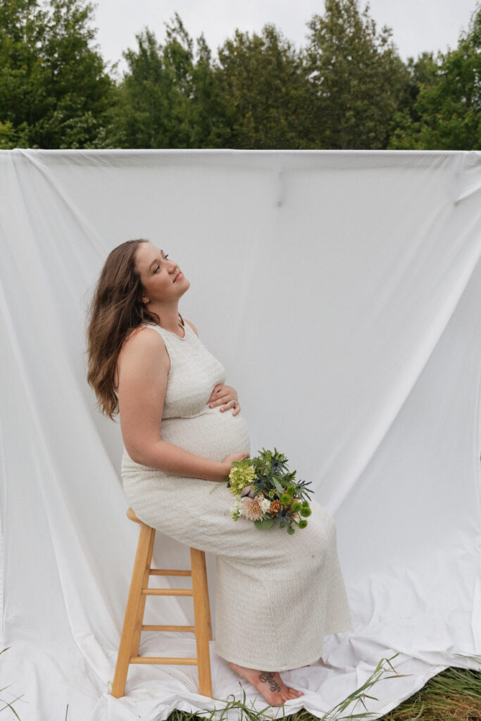 white sheet in the field in Pembroke, Ontario family maternity session