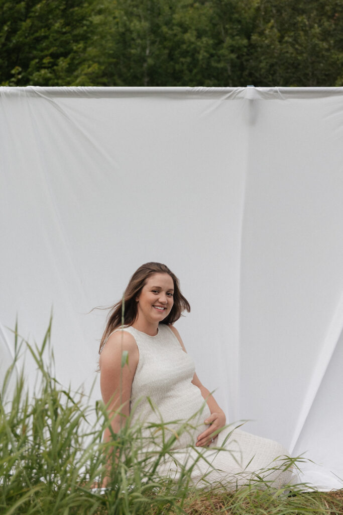 white sheet in the field in Pembroke, Ontario family maternity session