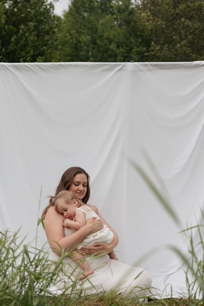white sheet in the field in Pembroke, Ontario family maternity session